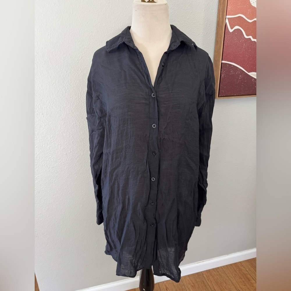 Princess Polly Black lightweight Button down blouse women’s size 2